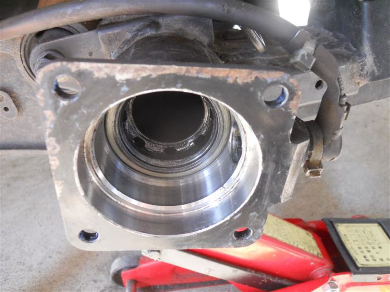 リヤアクスルシャフトオイルシール交換 いけめん メカニックブログ